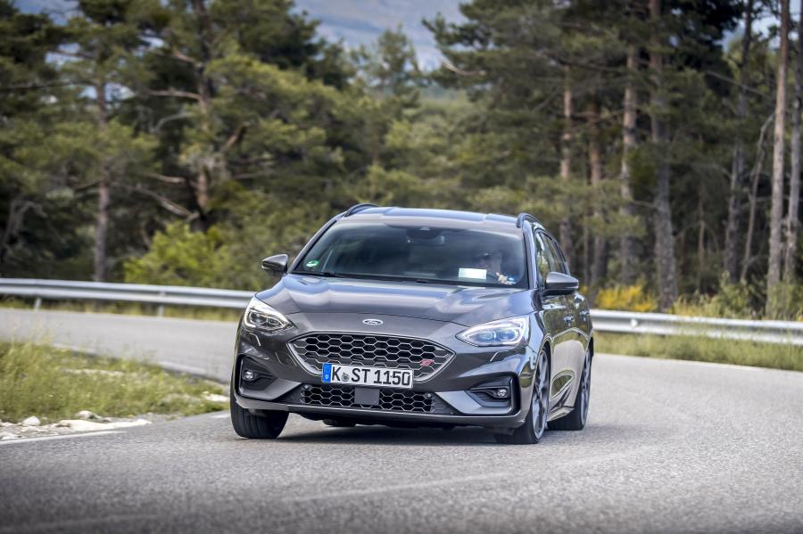  Ford Focus ST Estate 2019 года  (WW) (фото 30 из 40)